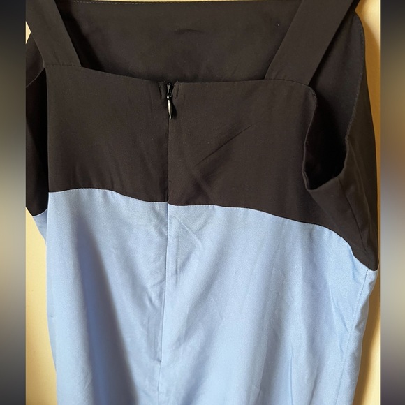 BEAUTIFUL BLUE COLOR BLOCK RUFFLE END DRESS - Picture 5 of 6